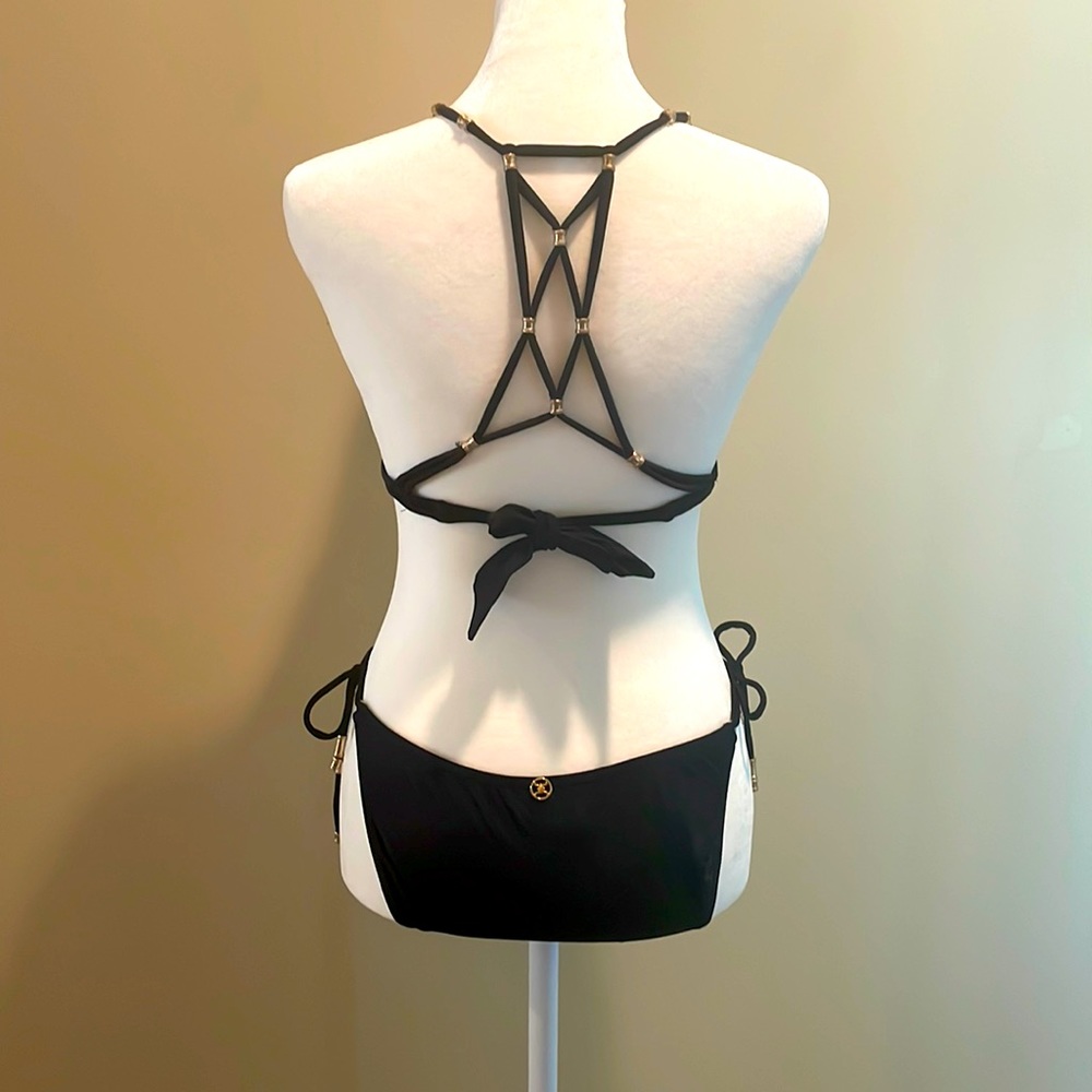 Vix Black Triangle Bikini M/ size D top